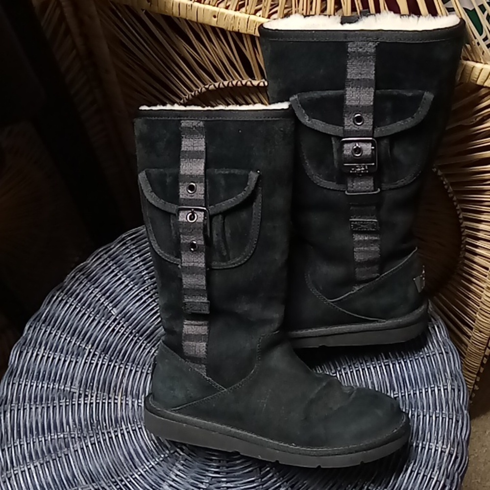 UGG AUSTRALIA Pocket Cargo Boots Size 6